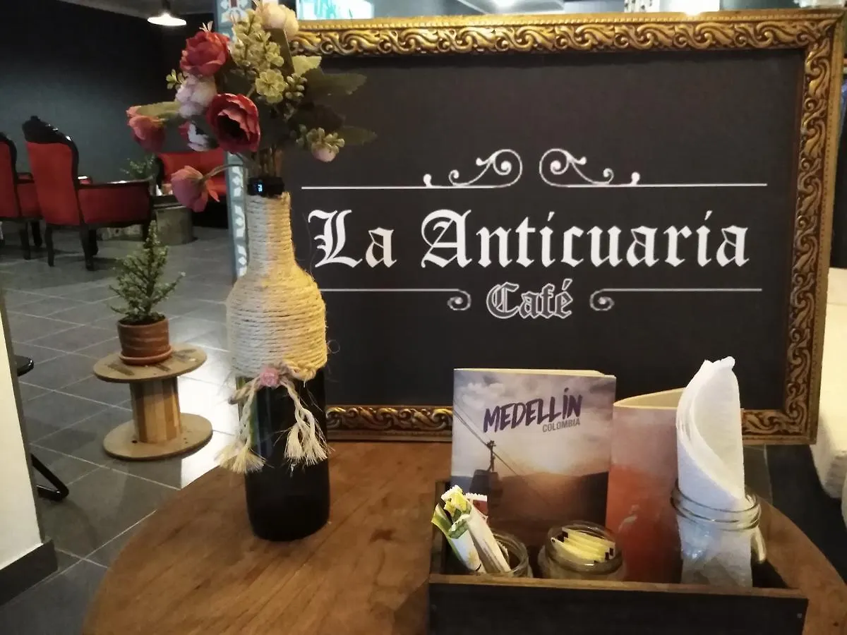 Antique House Hostel Medellin