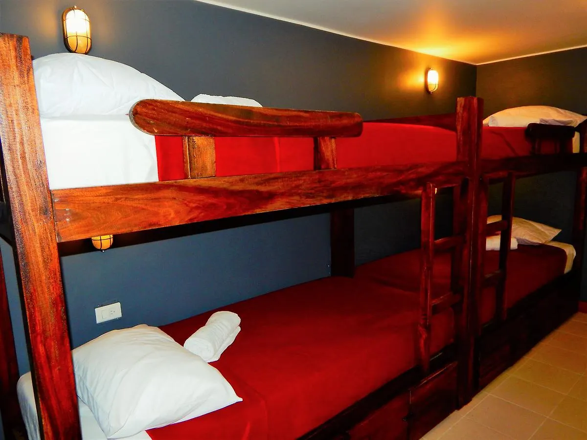 Antique House Hostel Medellin 0*,  Colombia